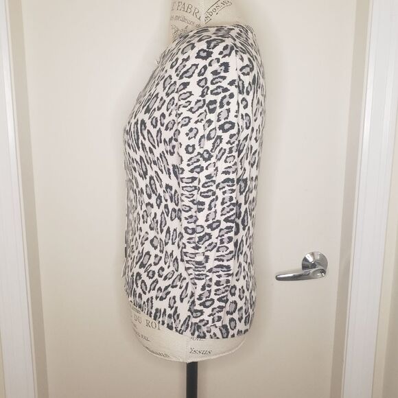 Vintage snow leopard cardigan - Picture 2 of 9